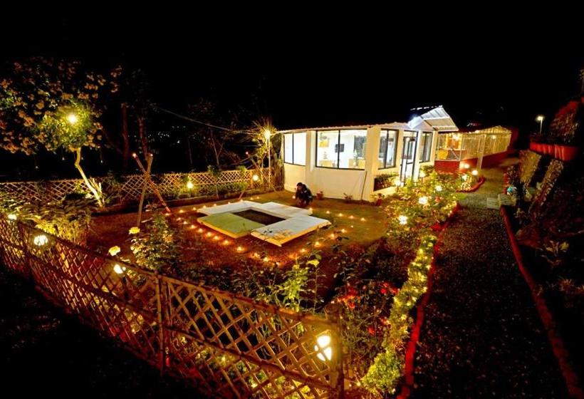 בית מלון כפרי Shiva's Solace Resort By Samaira