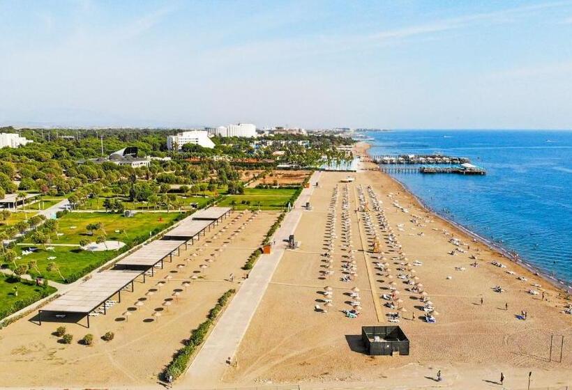 Paradise Town Villa Lisa