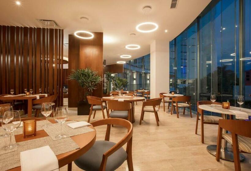 리조트 Altitude at Krystal Grand Cancun - All Inclusive