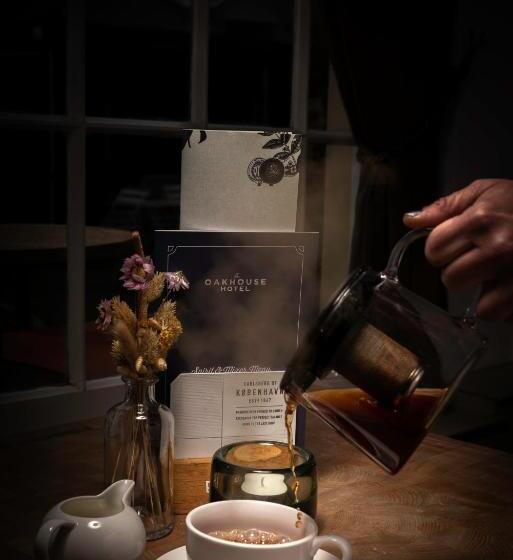 旅馆 The Oak House