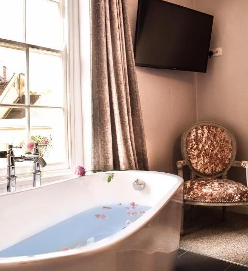 旅馆 The Oak House