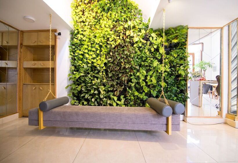 هتل Reddoorz Plus Near Saigon Train Station