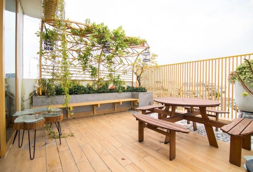 هتل Reddoorz Plus Near Saigon Train Station