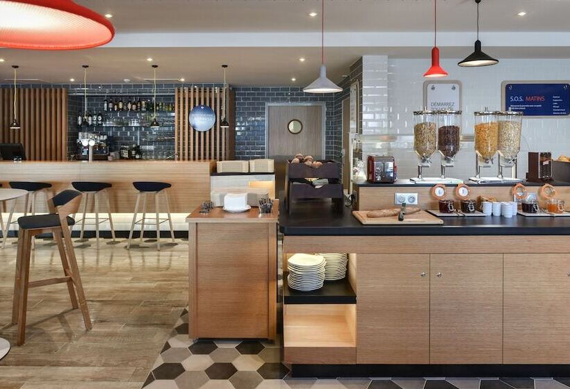 ホテル Holiday Inn Express   Rouen Centre   Rive Gauche, An Ihg