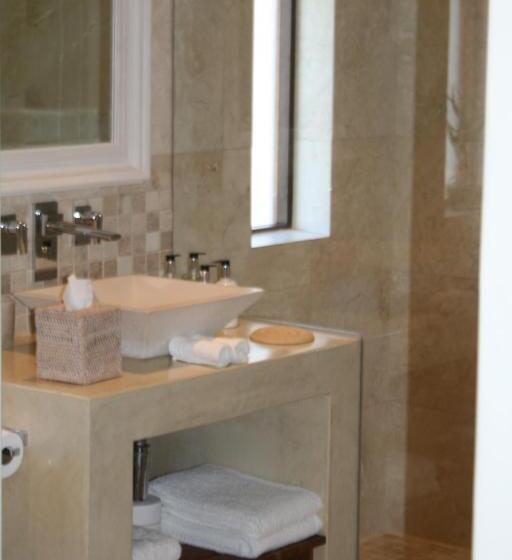 پانسیون Aquavit Guest House