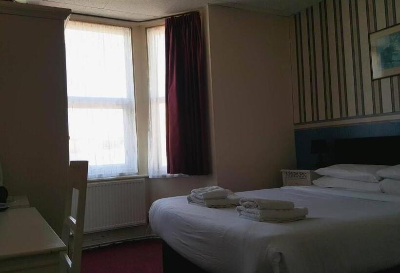 پانسیون The Langtry