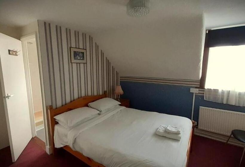 پانسیون The Langtry