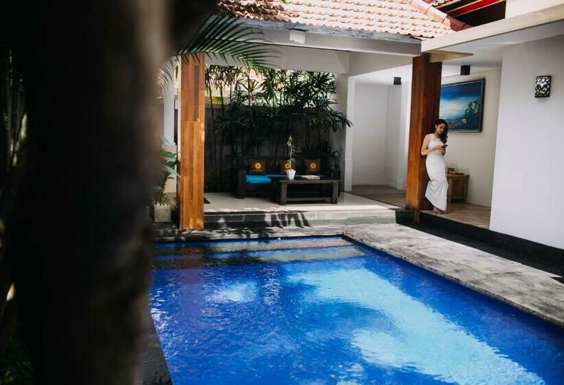 리조트 Freddies Villas Ubud Bali