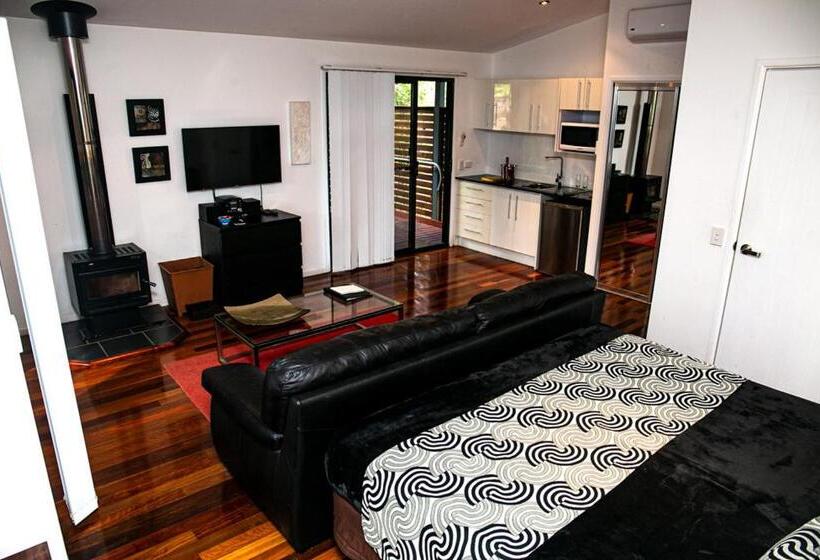 Amore On Buderim Rainforest Cabins