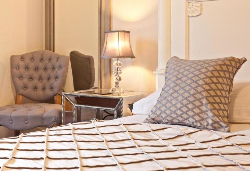 ペンション Chestnuts Guest House