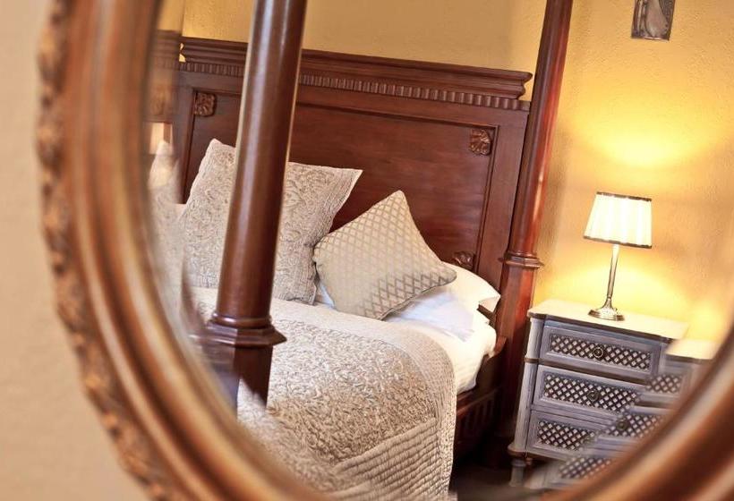 ペンション Chestnuts Guest House