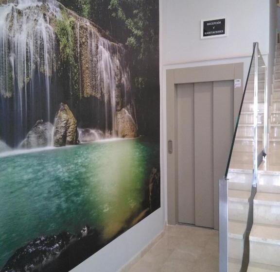 پانسیون Hostal Ya