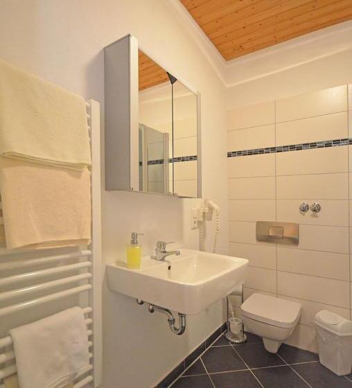 ペンション Mosel Landhaus Hotel Oster