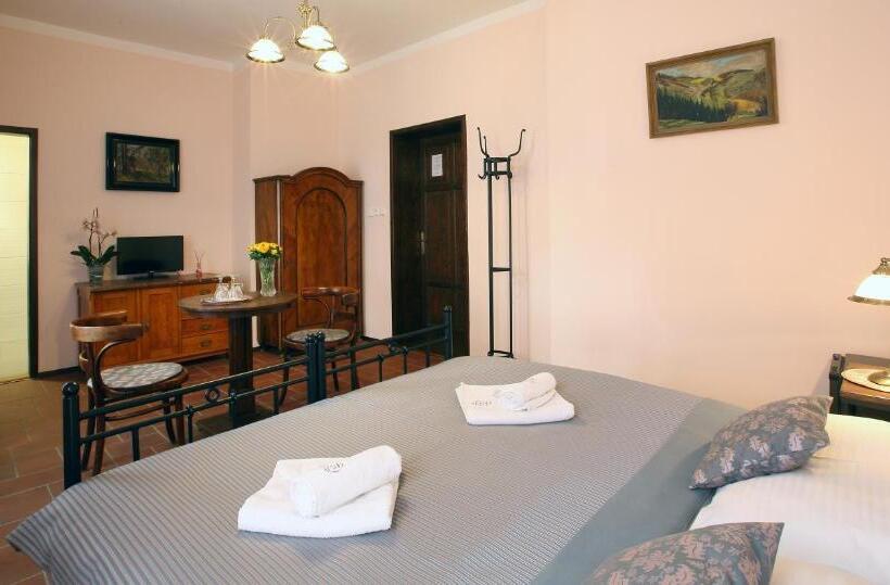 پانسیون Penzion Na 15. Poledníku