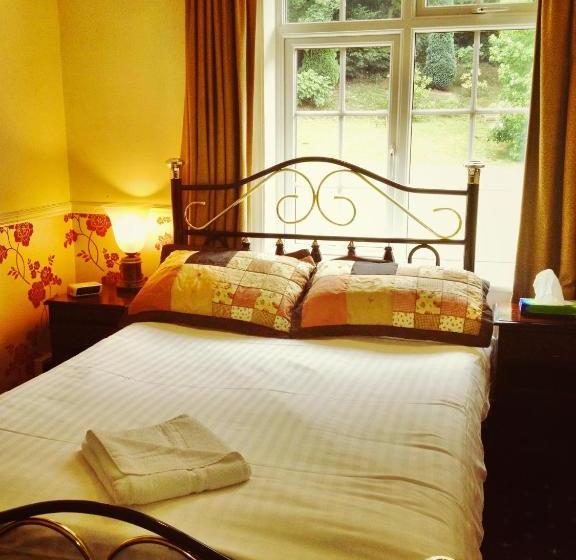 Пансион The Royal Standard Guest House