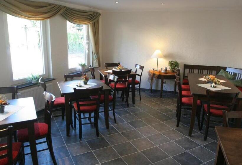 펜션 Weingut Clemens