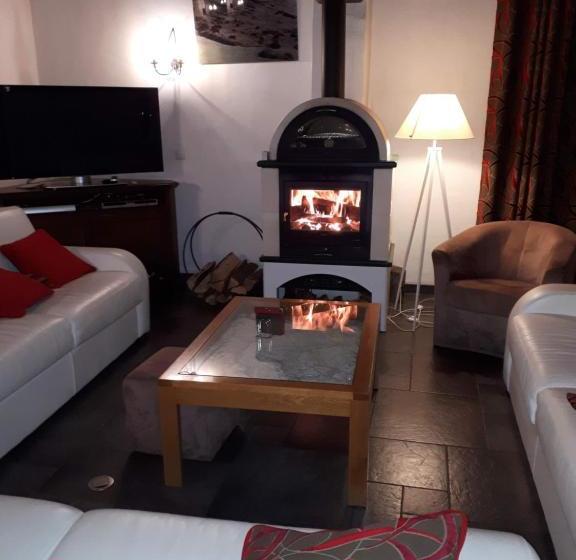 بنسيون Chalet Colinn