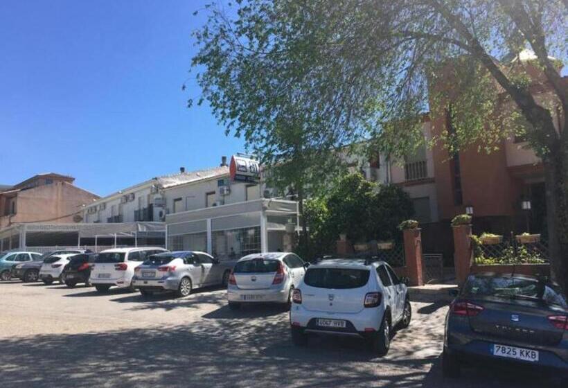 پانسیون Hostal El Sevillano