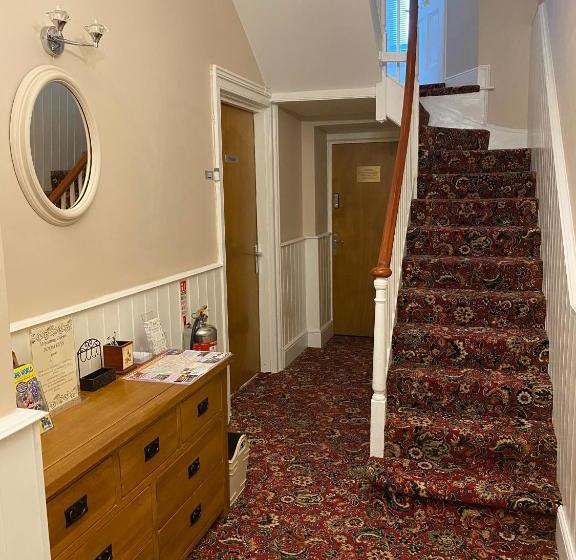 פנסיון Braeside Guesthouse