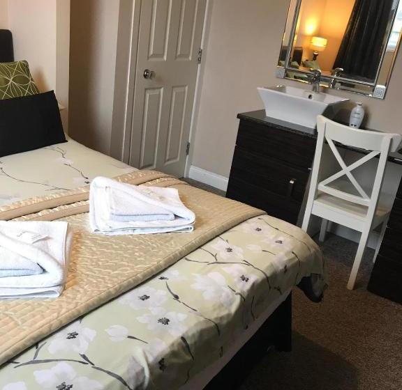 פנסיון Braeside Guesthouse