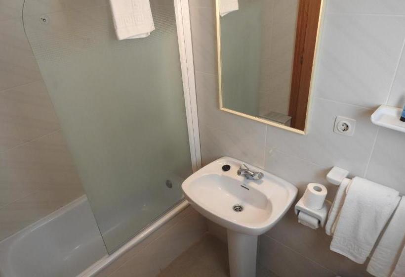 بنسيون Hostal Noray