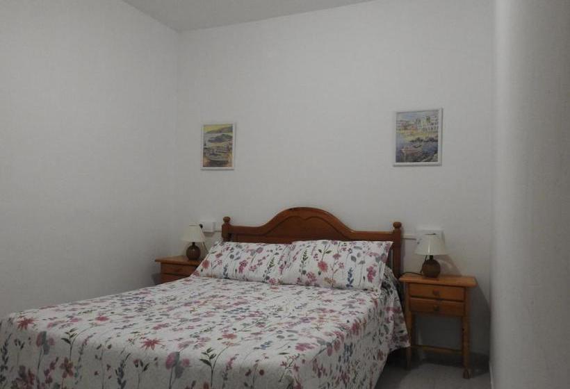 بنسيون Hostal Noray
