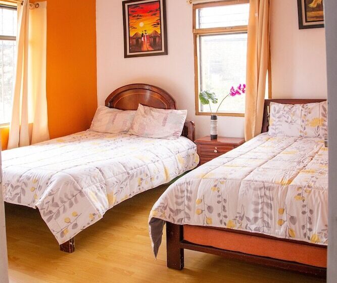 پانسیون Whipala Hostal