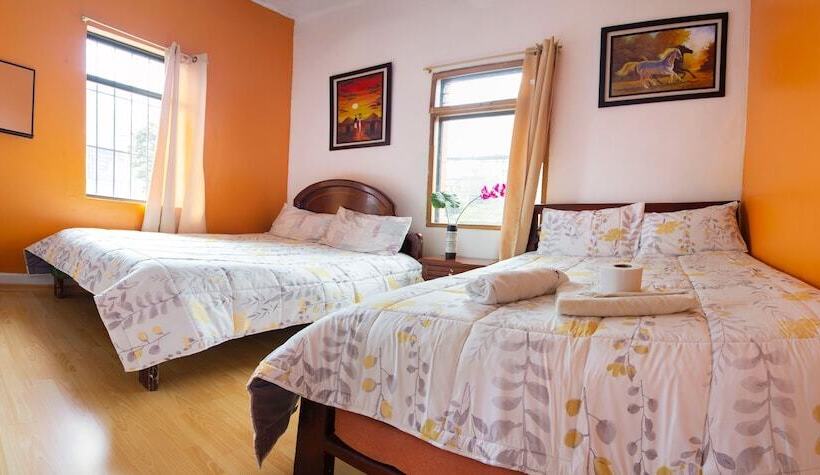 پانسیون Whipala Hostal