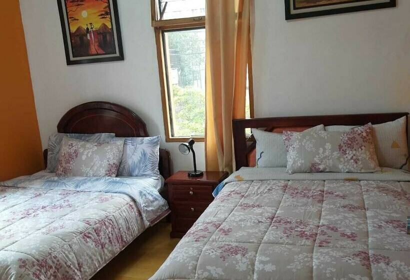 پانسیون Whipala Hostal