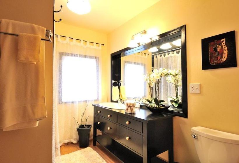 فندق صغير Swan River Inn