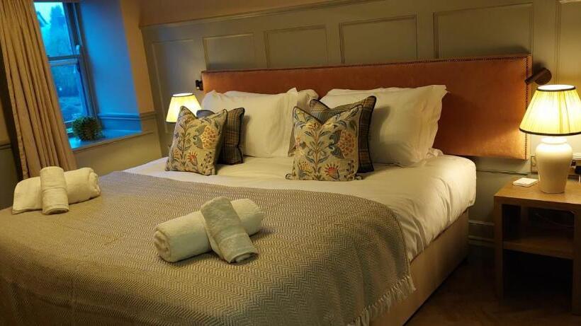 فندق صغير The Crown Inn