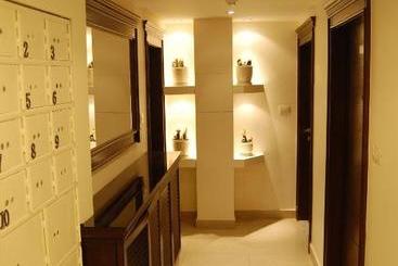Daraghmeh Hotel Apartments  Wadi Saqra