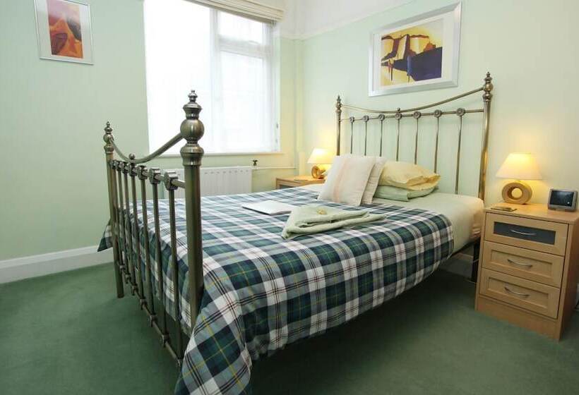 بنسيون Cranston House