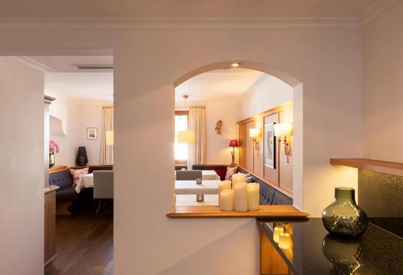 پانسیون Garni Edelweiss