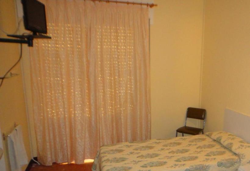 پانسیون Pensió Restaurant Llança