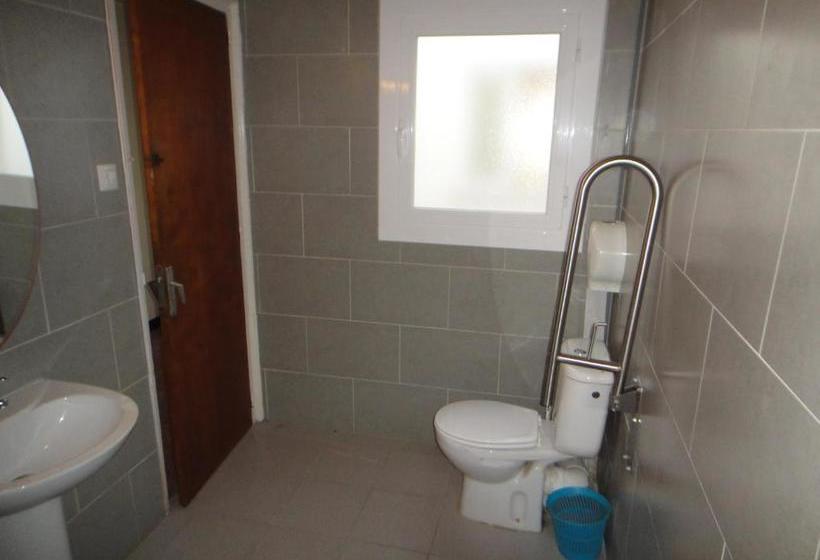 پانسیون Pensió Restaurant Llança