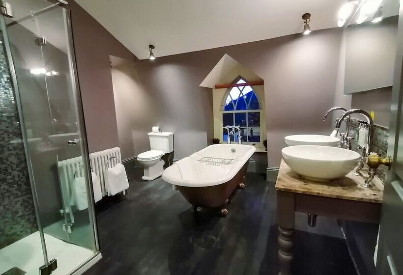 پانسیون The Linden Stansted