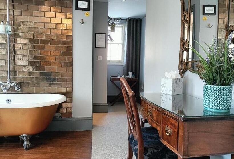 پانسیون The Linden Stansted