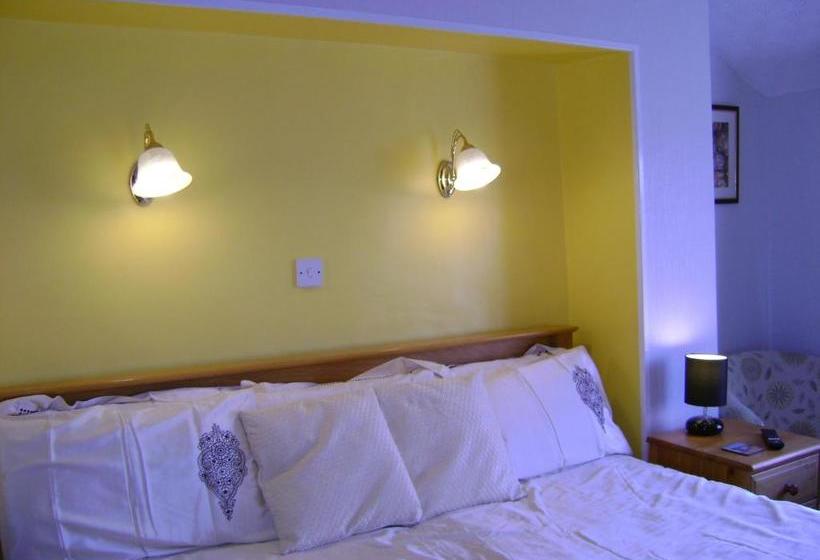 بنسيون The Wharncliffe