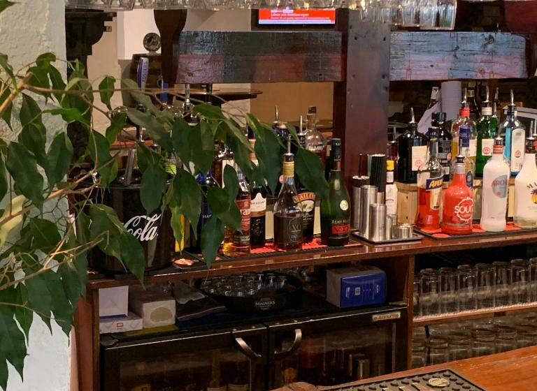 Общежитие Churchills Inn & Rooms