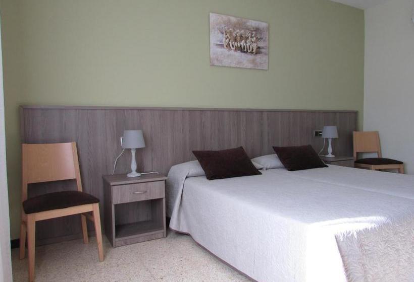 بنسيون Hostal Can Bassalis