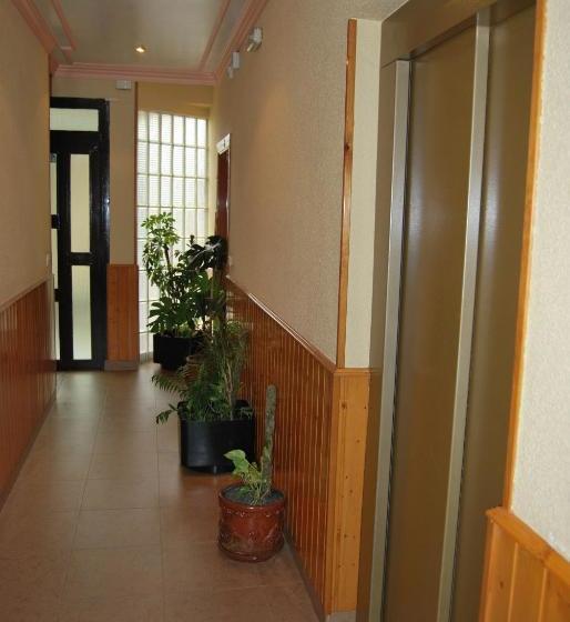بنسيون Hostal Cazalegas