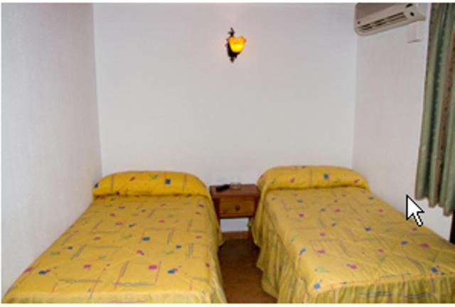 بنسيون Hostal Villega