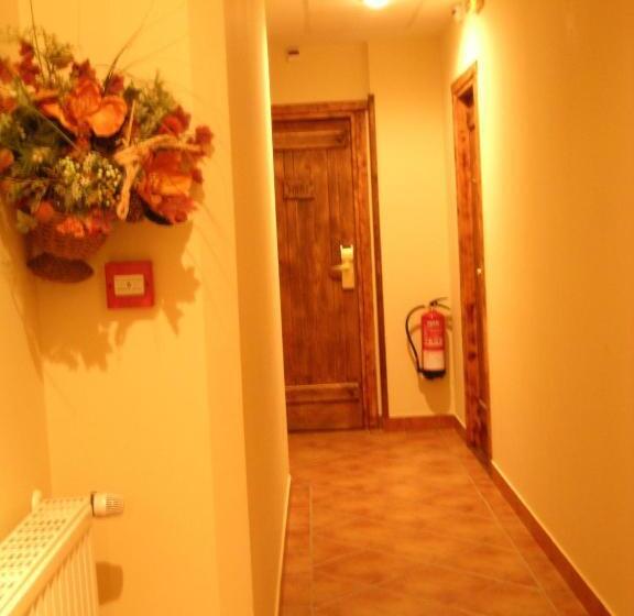 پانسیون Hostal Xaloa Orio