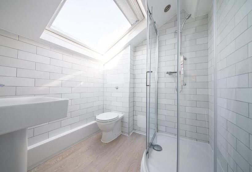 호스텔 The Cow & Calf By Innkeeper S Collection