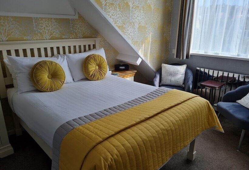 بنسيون Brookside Guest House & Mini Spa