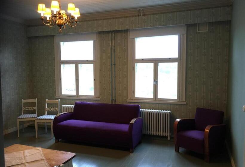 ペンション Guesthouse Kumpunen