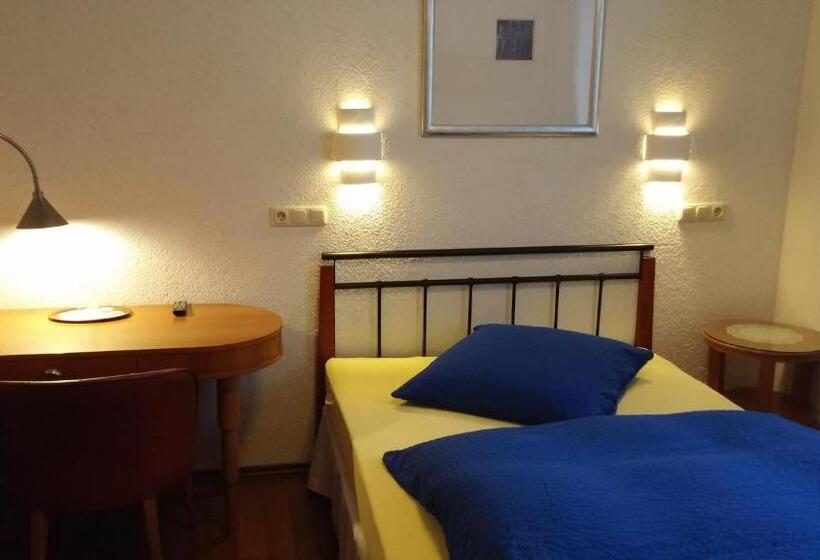 ペンション Hessisches Haus