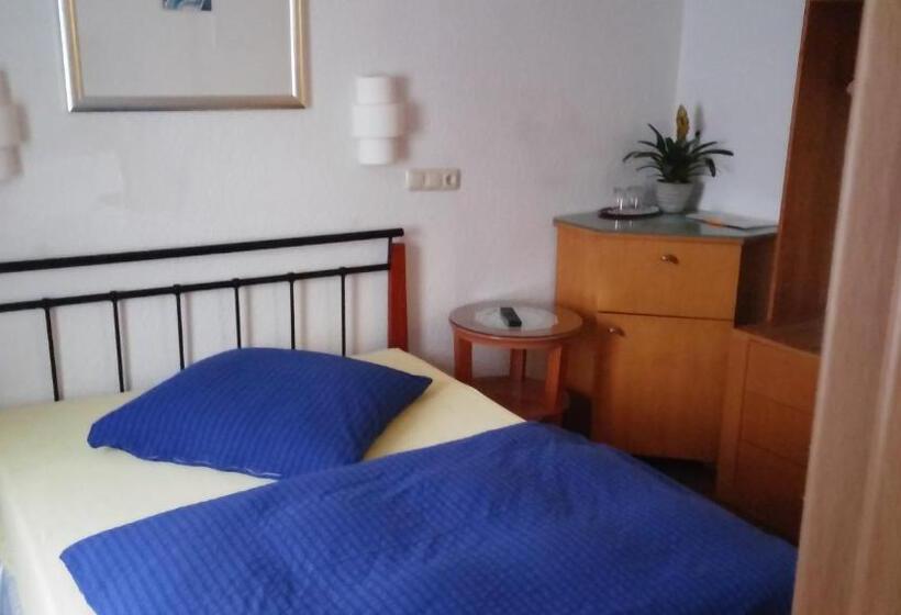 ペンション Hessisches Haus