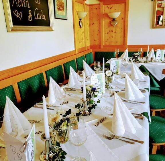 بنسيون Restaurant   Sonnblick